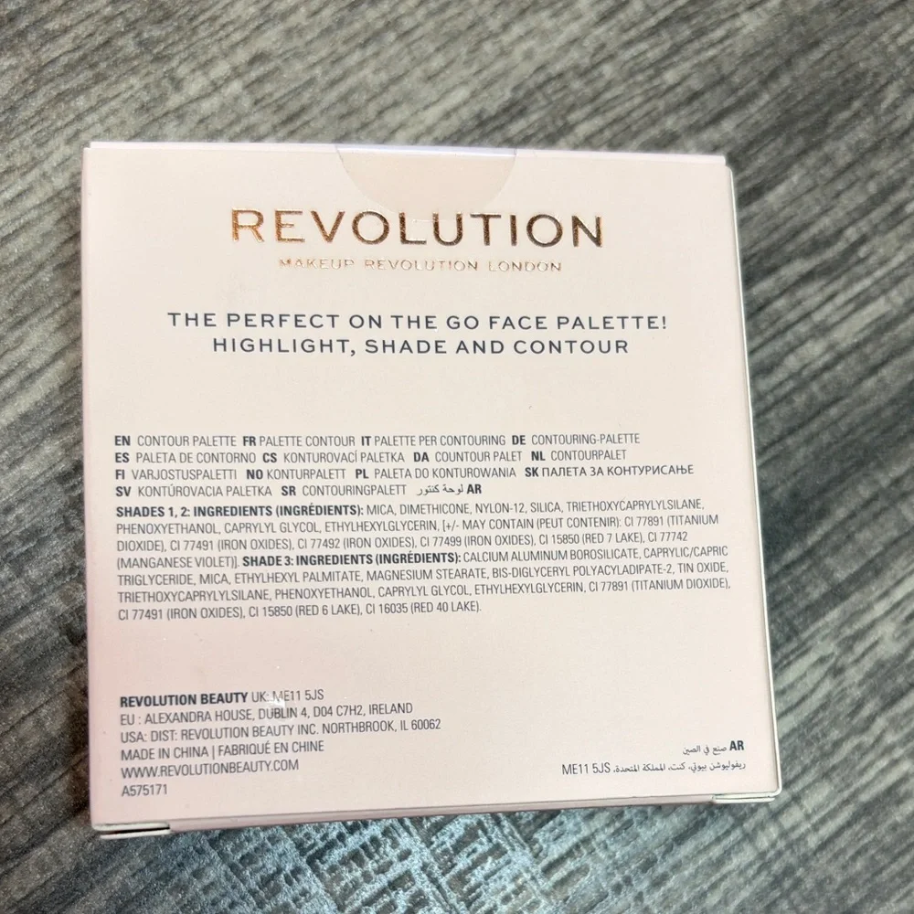 🌻5 for $30🌻 Revolution Deep Shades Contour Powder Compact